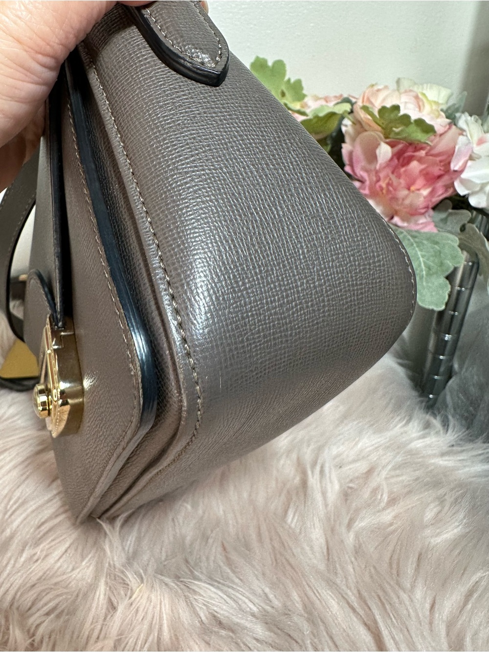 Longchamp Leather  Brown Crossbody with Gold-Tone Lock - Picture 5 of 14